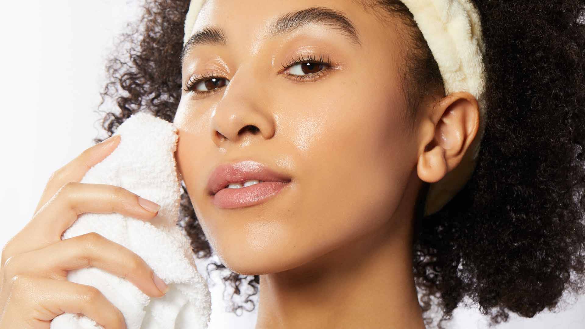 Beyond The Surface: The Link Between Hydration And Skin Types On Stylish.ae