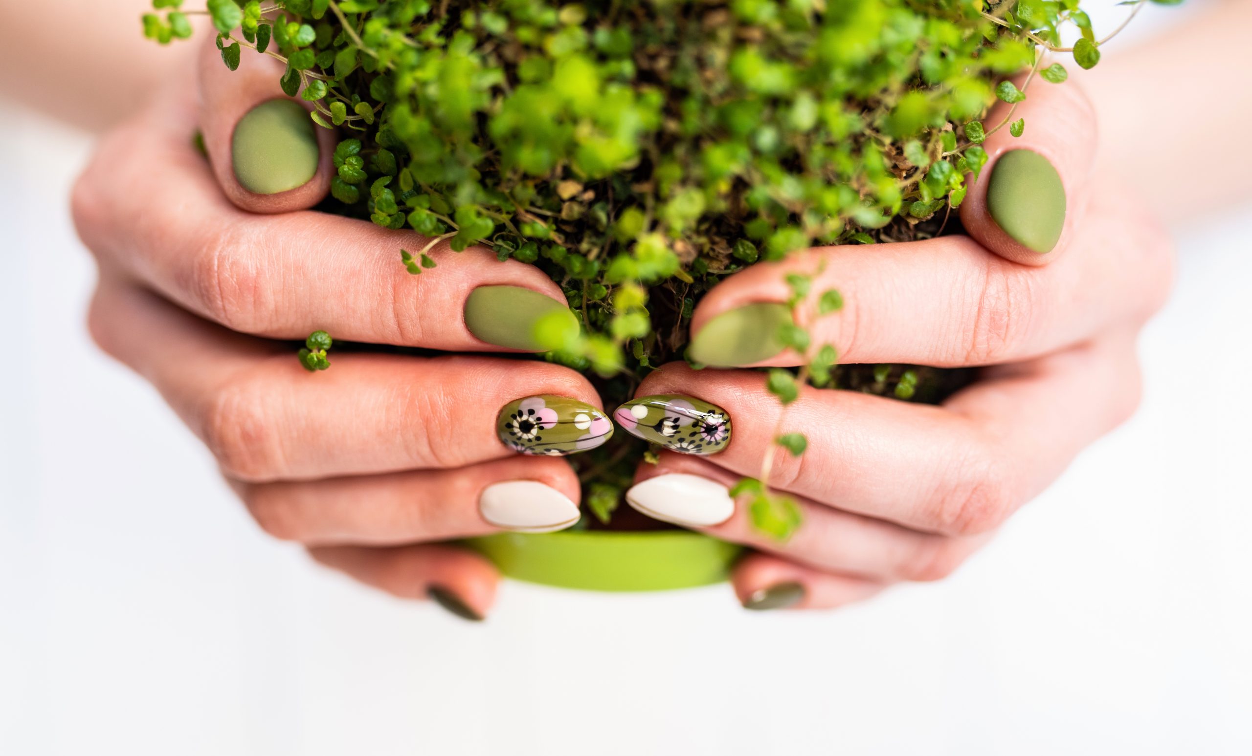 Eco-Friendly Nails: Sustainable And Green Choices Recommended By Stylish.ae