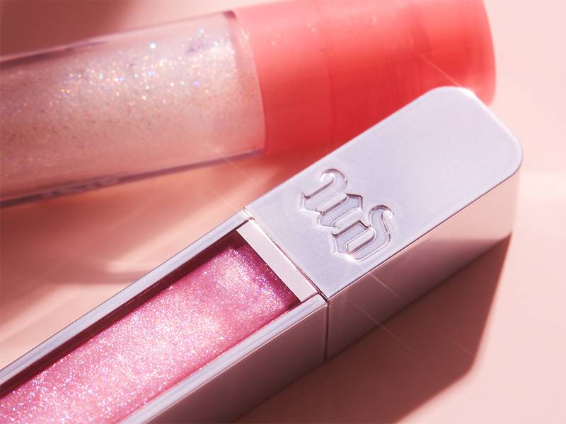 Lip Toppers: Adding That Extra Sparkle And Shine