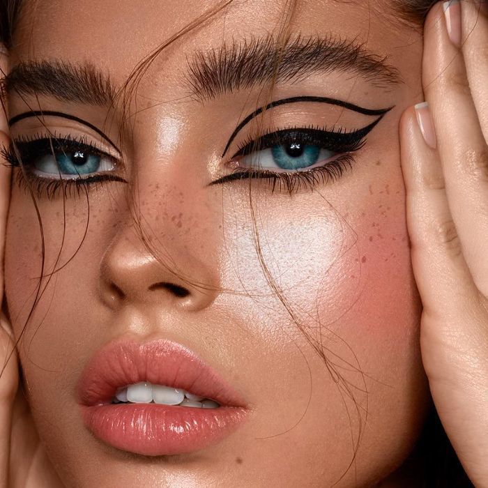 The Secrets To Long-Lasting Eye Makeup