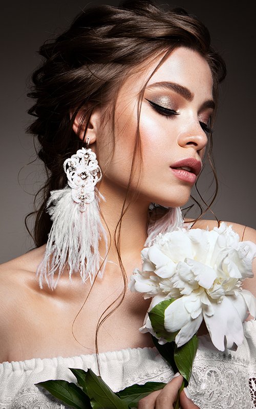 Wedding Day Radiance: Bridal Face Makeup Tips From Stylish.ae