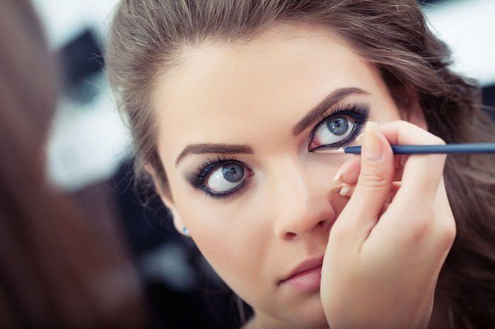 Defining The Lower Lash Line: Techniques And Product Recommendations