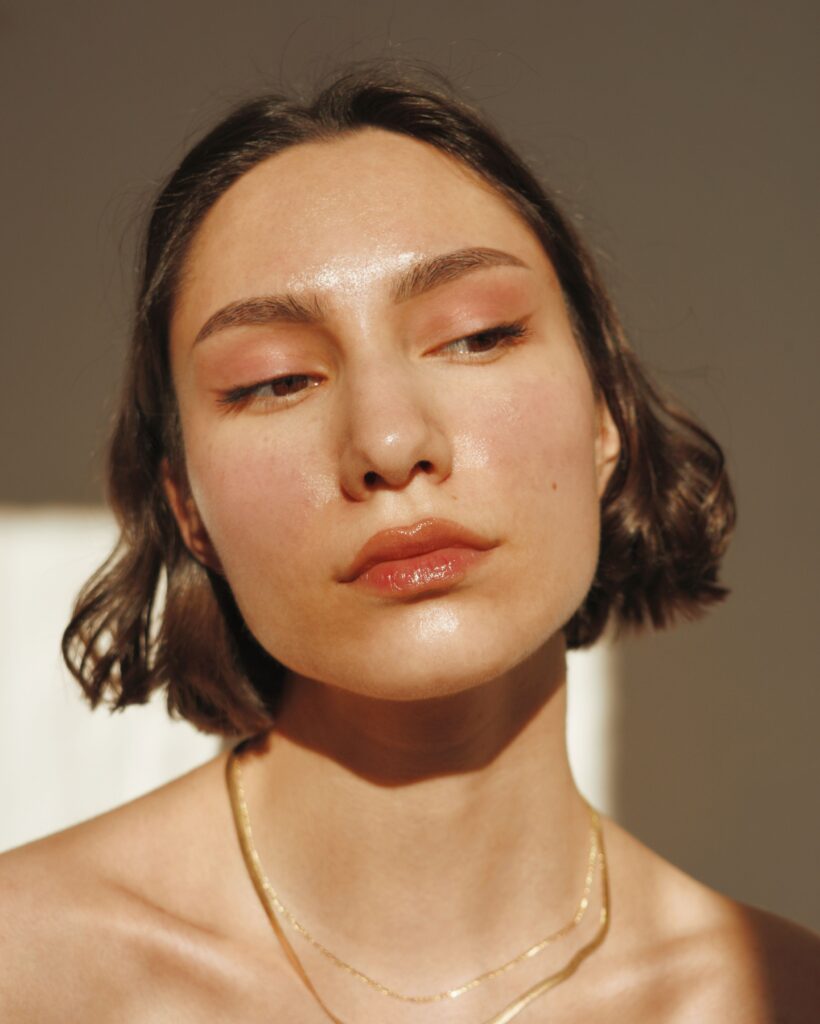 Fresh-Faced Beauty: Minimalist Makeup Techniques By Stylish.ae