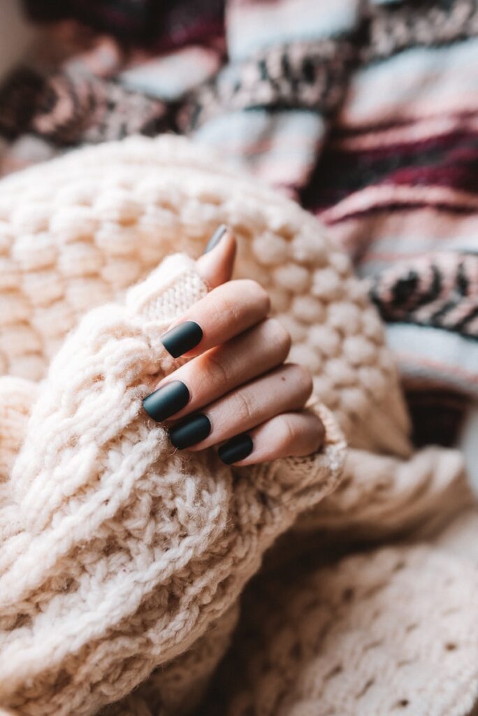 winter manicure